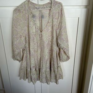 Magnolia Pearl Tunic. V neck with buttons. Long sleeves; light weight fabric.